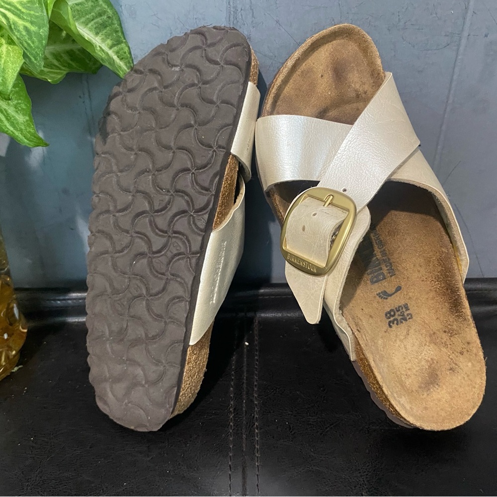 Pre-owned Birkenstock Siena Gold Big Buckle in Beige Sandal Sz 38/7 Women’s